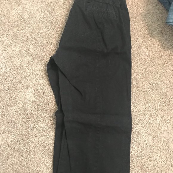 Old Navy Black Capris - Picture 4 of 7